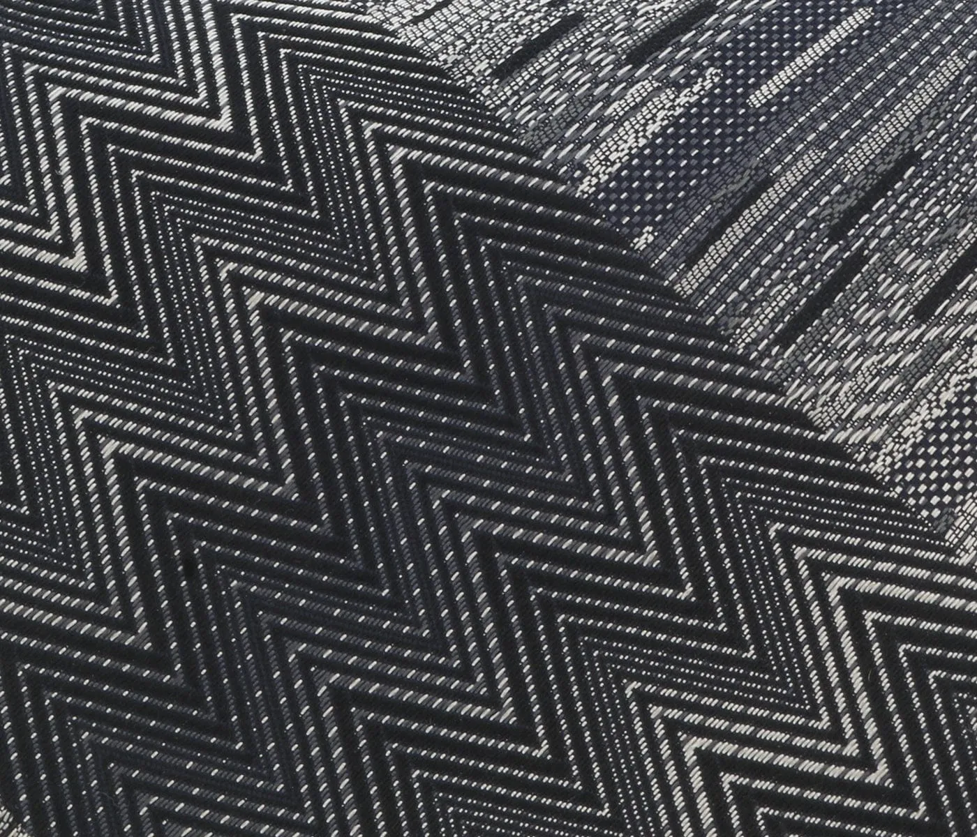 Missoni U0836 Silver/Black Chevron Pure Silk Tie