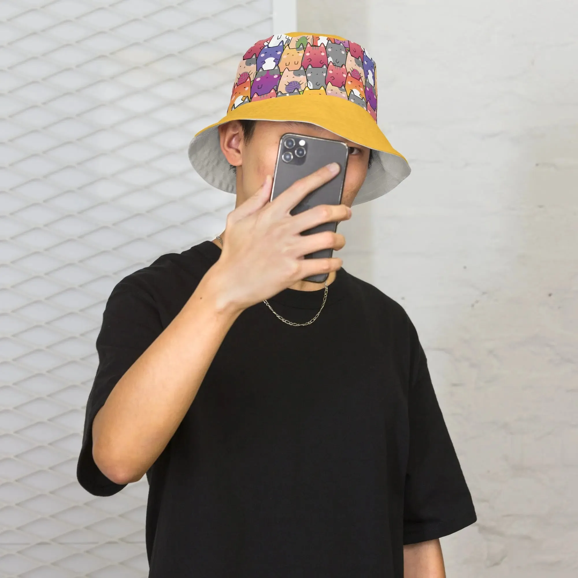 "Radiant Cats" - reversible Bucket Hat