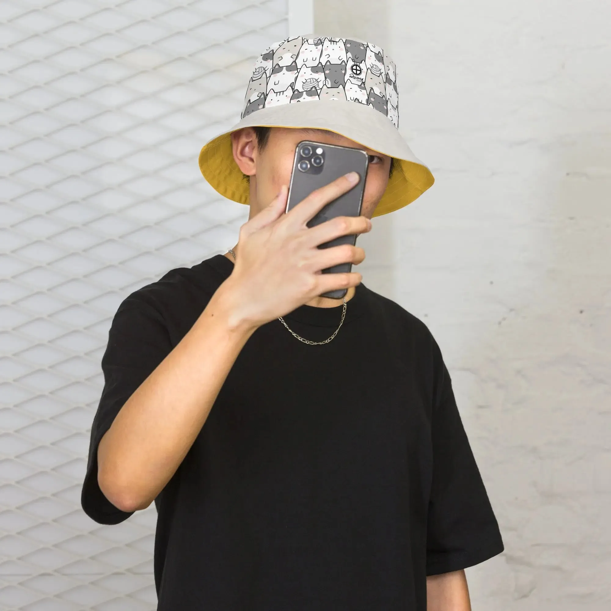 "Radiant Cats" - reversible Bucket Hat